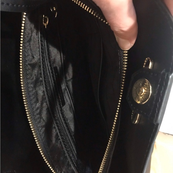 Michael Kors Large Mercer Tote - Picture 6 of 10